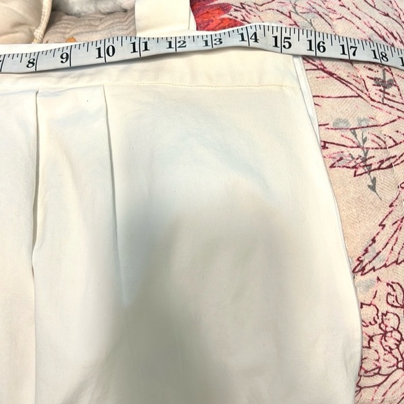 Theory, Addy Dress,White Mini Dress w/Button-Attached Front Pockets,EUC,Size 4 - Picture 8 of 9